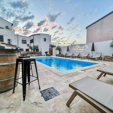 Hotel Restaurant La Caravelle サリ・ソランザラ エクステリア 写真
