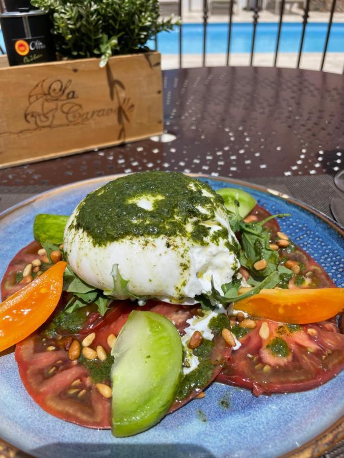 Hotel Restaurant La Caravelle サリ・ソランザラ エクステリア 写真