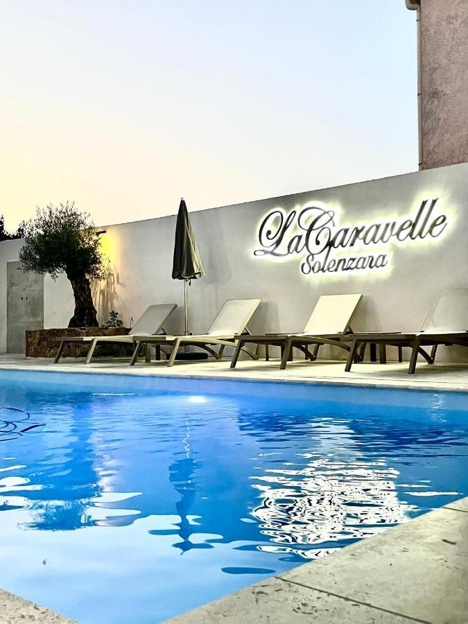 Hotel Restaurant La Caravelle サリ・ソランザラ エクステリア 写真
